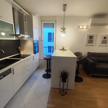 アパート Pearl スプリト